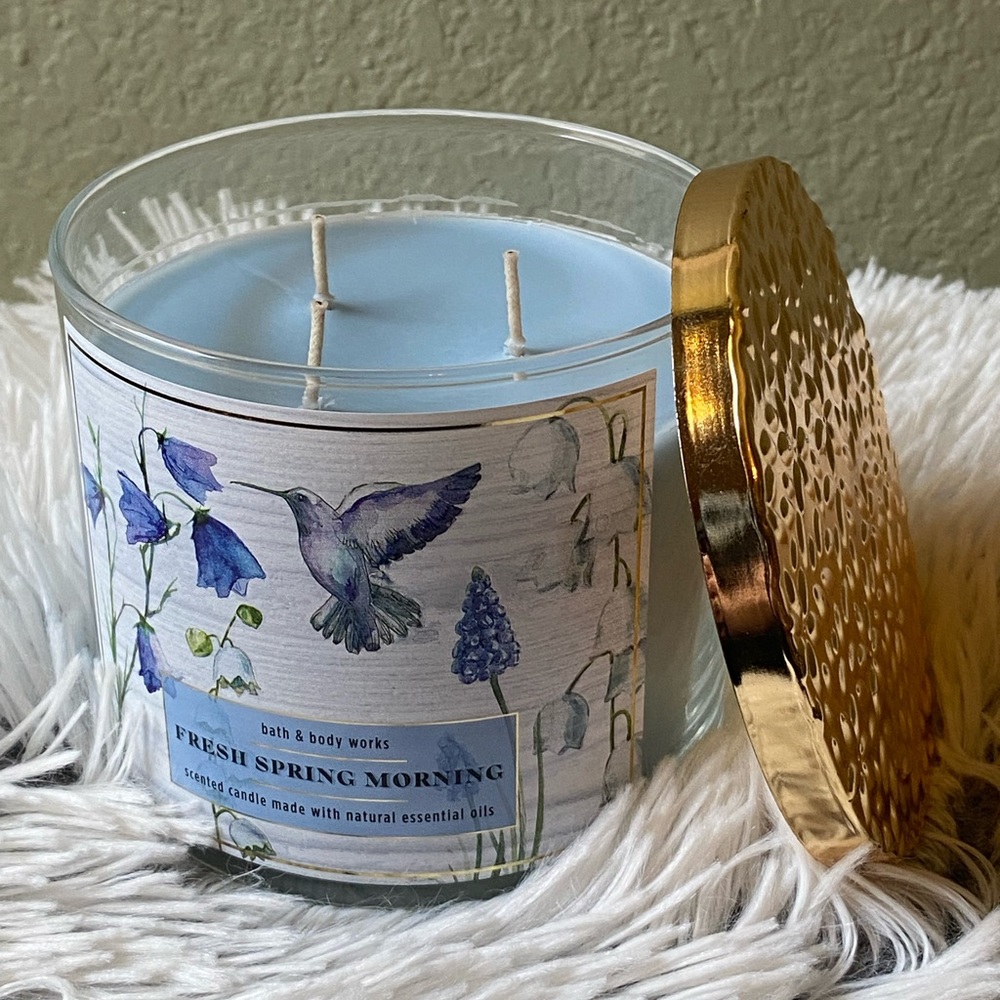 Bath and body works candle - Fresh Spring Morning